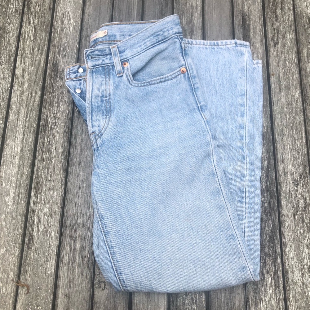 Levi’s Wedgie Straight Leg Jeans 25X26